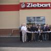 西弗吉尼亚州摩根敦的Ziebart庆祝成功的周末盛大开幕式