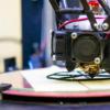 戴姆勒预计 3D打印技术会提升其制造中型零部件的能力