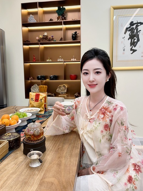 嘉昕：在天地人伦间摆渡的易学行者