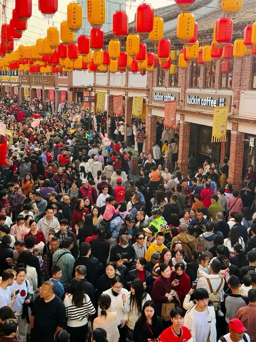 全国游客来寻味，这座闽南古城凭什么成春节文旅爆款？